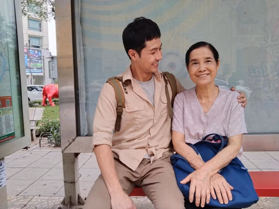 Tuoi xe chieu cua NSUT Ngoc Tan - nguoi me nong dan khac kho-Hinh-2