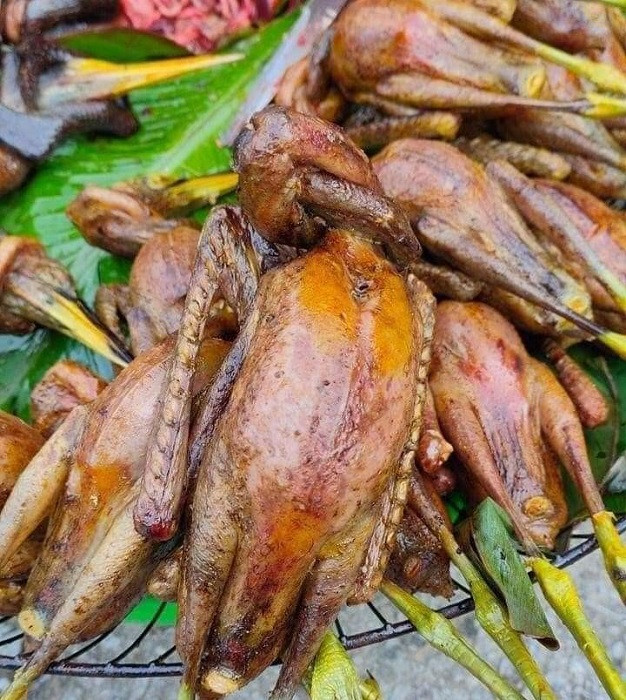 Thit co, vac rao ban tran lan tren mang, gia chi tu 40 nghin dong/con