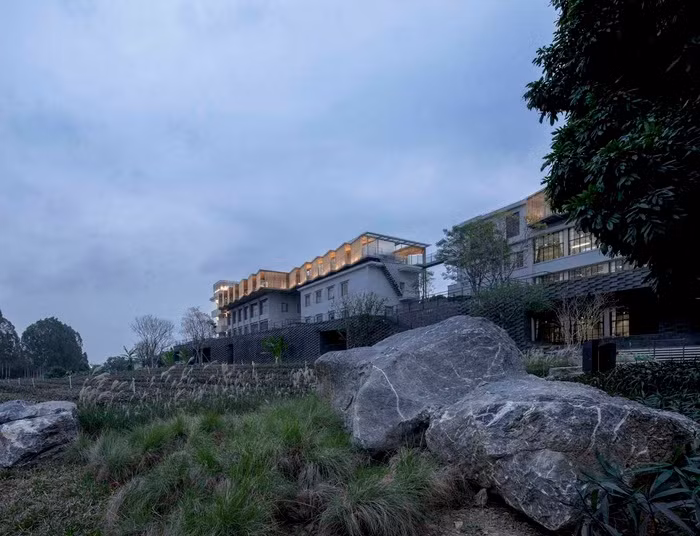 Ngo ngang nha may che bo hoang bien thanh khu nghi duong sang chanh-Hinh-2