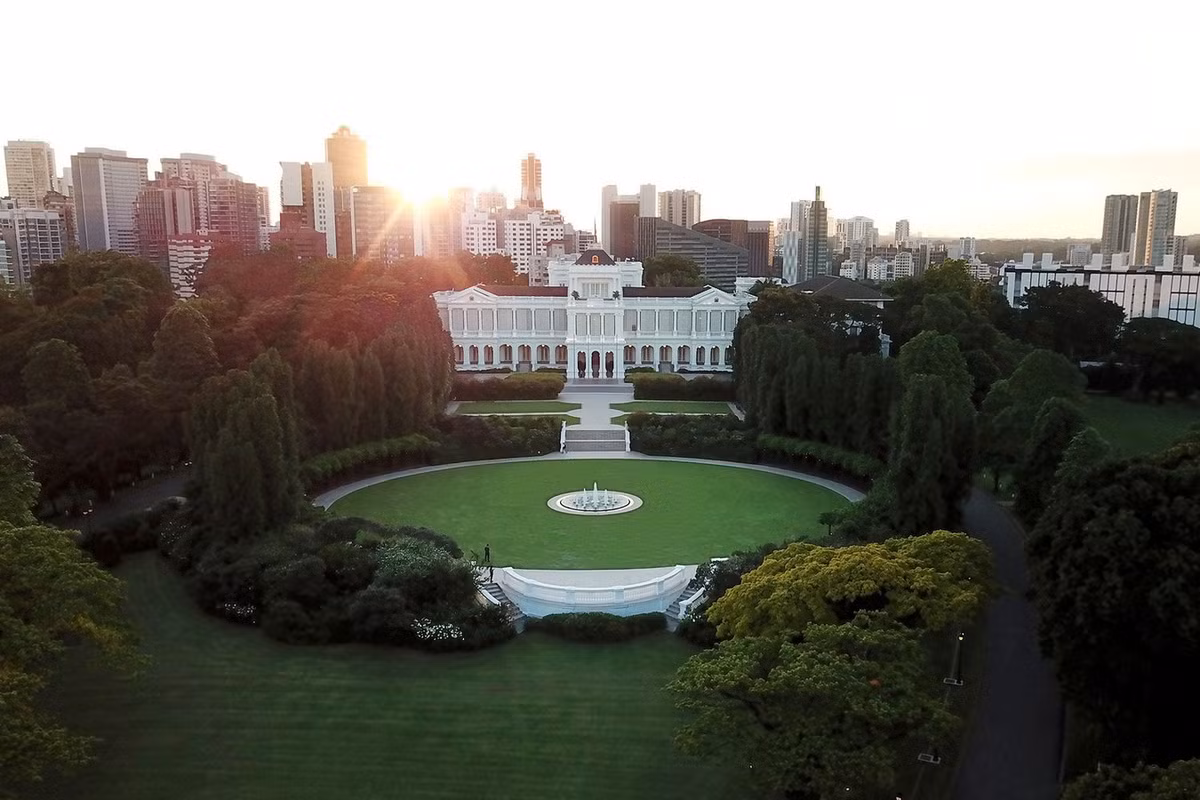 Nằm trong khuôn viên rộng 40 ha trên đồi Sophia, dinh thự này là một công trình kiến trúc hai tầng bề thế mang phong cách cổ điển, được thực dân Anh cho xây dựng từ năm 1867-1869. Ảnh: The Straits Times.