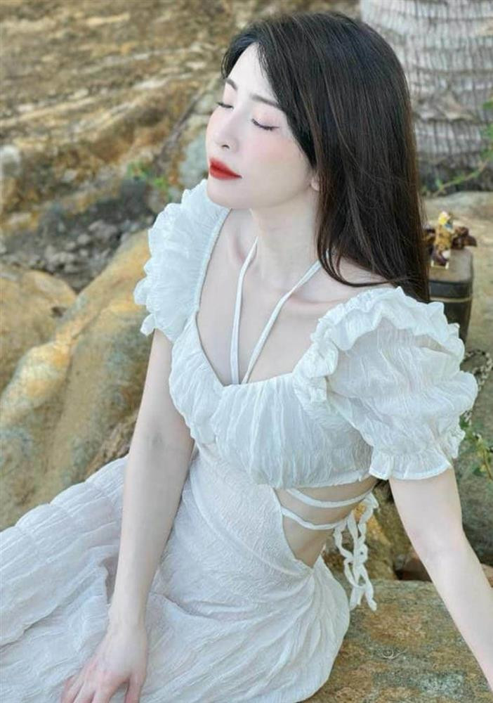 Quynh Nga me kieu vay mong manh, khoe vong 1 goi cam-Hinh-2