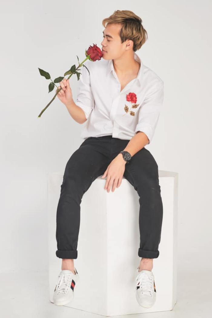 Văn Toàn xứng danh 'tay chơi' đồ hiệu nhất làng cầu thủ - Hình 4 Van Toan xung danh 'tay choi' do hieu nhat lang cau thu-Hinh-4