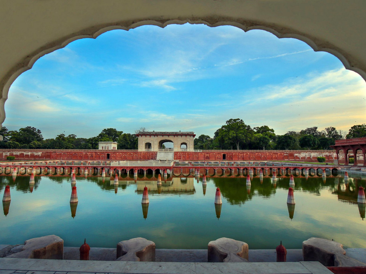 Khu vườn này được một gia đình đại quý tộc trong vùng cho xây dựng vào năm 1641-1642, trong giai đoạn vương triều Hồi giáo Mughal cai trị Tiểu lục địa Ấn Độ. Ảnh: Carta.
