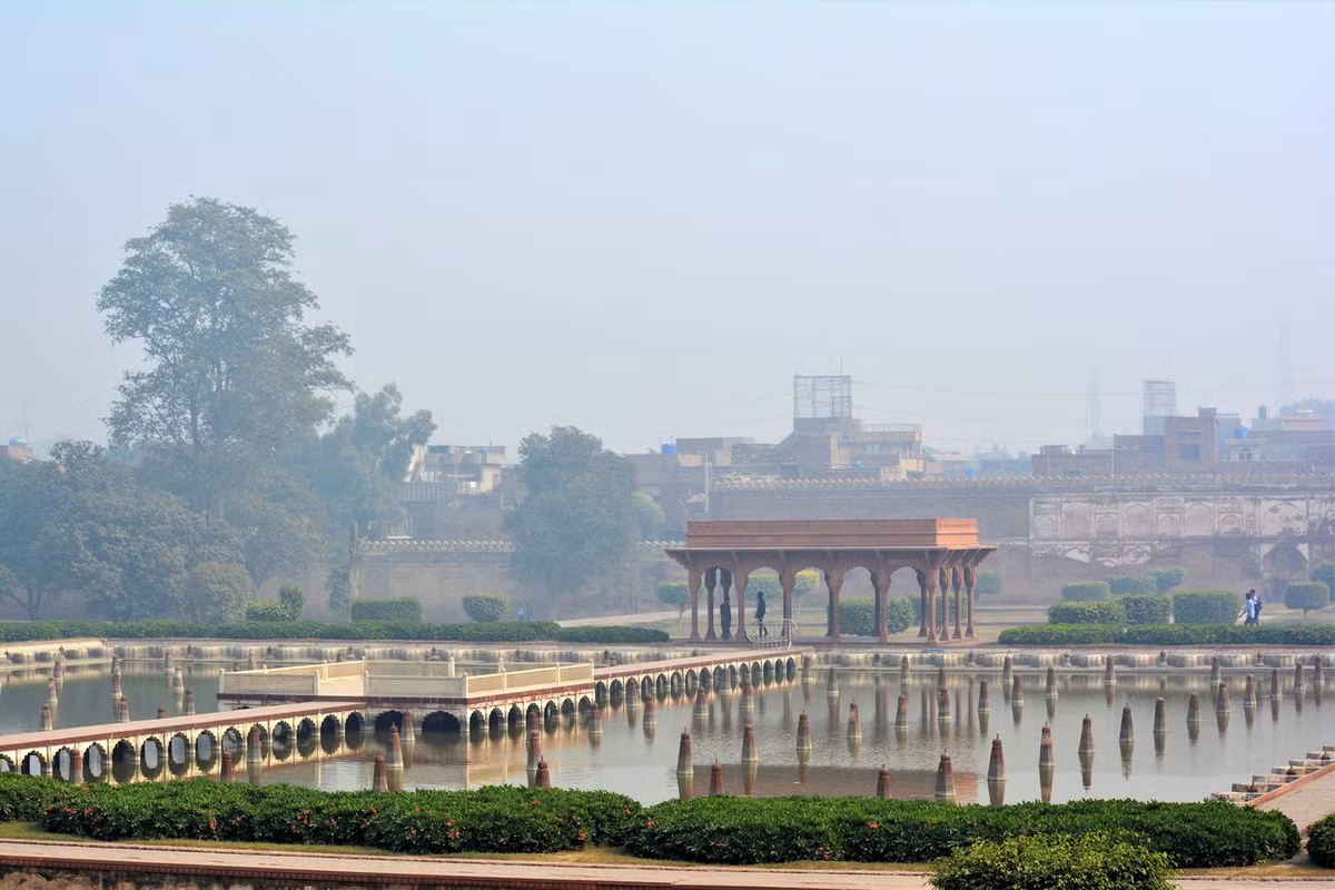 Việc xây dựng vườn Shalimar lấy cảm hứng từ kiến trúc vườn Trung Á, Kashmir, Punjab, Ba Tư và Vương quốc Hồi giáo Delhi. Ảnh: The Travel Blog.