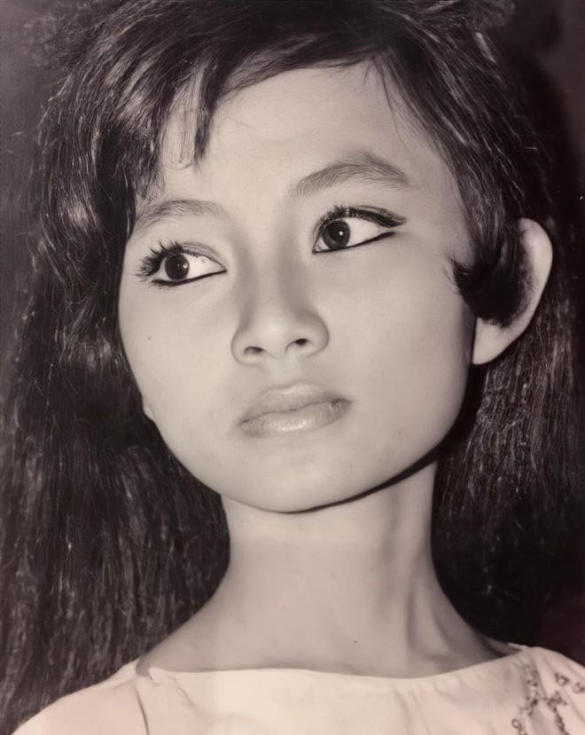 Cuoc doi nu nghe si mua xe o to dau tien o Viet Nam