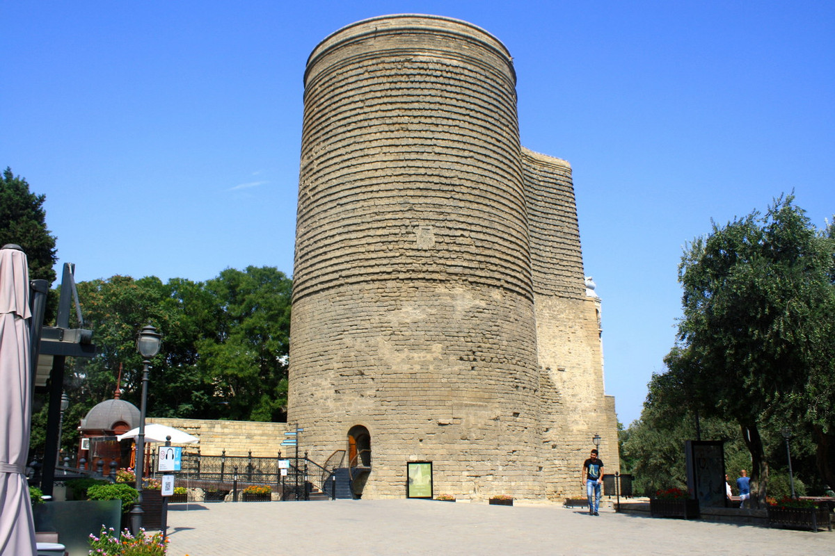 Nhìn chung, tòa tháp là sự hội tụ kỹ thuật kiến trúc của văn hóa Ả Rập, Ba Tư và Ottoman. Ảnh: Live Work Travel.