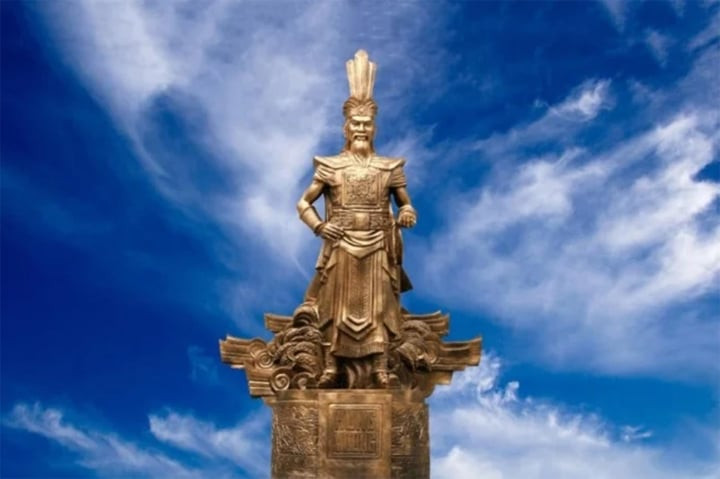 Hùng Huy Vương, vị Vua Hùng thứ 6 “yểu mệnh” nhất, khi chỉ thọ 100 tuổi, ở ngôi 87 năm. Các vị Vua Hùng còn lại không được nêu rõ tuổi thọ, nhưng thời gian trị vì cũng trên dưới 1 thế kỷ.