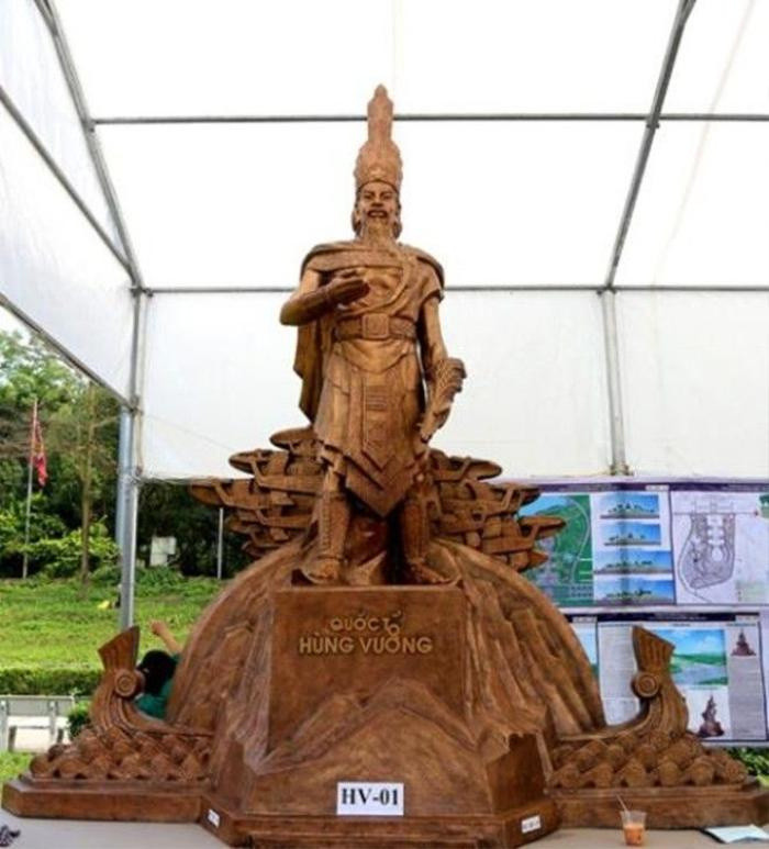 Chẳng hạn, cả ba vị vua huyền thoại của Trung Quốc thời cổ đều rất trường thọ: Phục Hy ở ngôi 115 năm, Thần Nông làm vua 140 năm, còn Hoàng Đế thọ 113 tuổi, làm vua 99 năm.