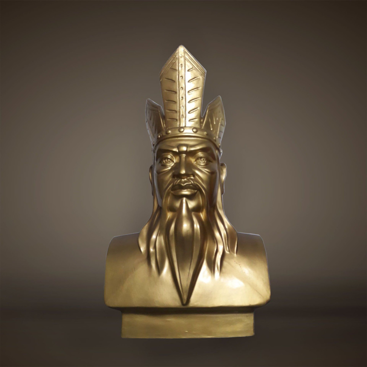 Nhiều ý kiến cho rằng con số 18 chỉ mang tính tượng trưng ước lệ vì nó là bội số của 9 - con số thiêng đối với người Việt, 18 đời vua có nghĩa là rất nhiều đời vua Hùng thay nhau trị vì.