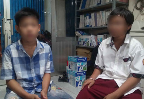 Quốc và Minh, 2 trong số 7 trẻ em bị "bắt cóc" đi phỏng vấn.