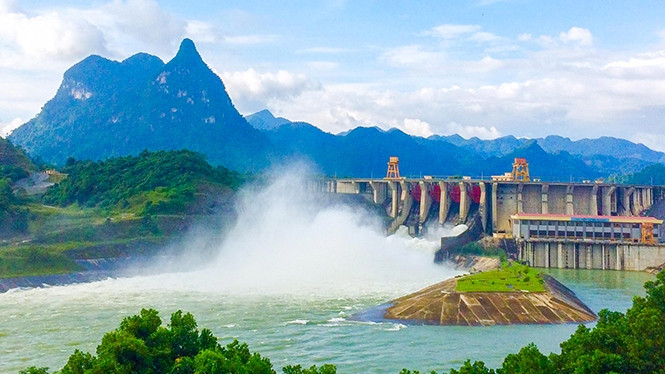 Ho thuy dien Tuyen Quang mo 1 cua xa day tu 12h trua nay