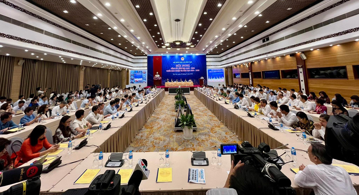 Thủ tướng Phạm Minh Chính chủ trì Hội nghị toàn ngành Giáo dục Thu tuong Pham Minh Chinh chu tri Hoi nghi toan nganh Giao duc