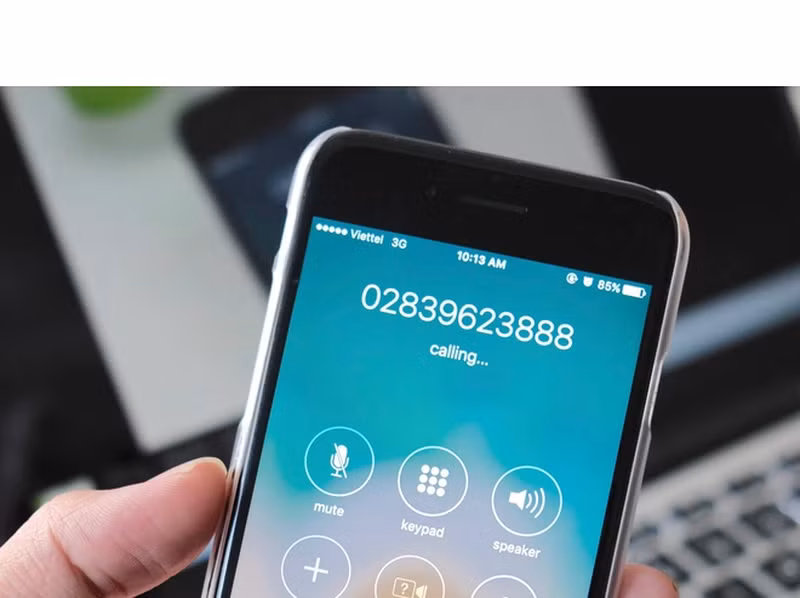  Số điện thoại kết thúc bằng số 4. Số 4 luôn là số mà nhiều người kiêng kỵ bởi phát âm của số 4 gần giống với chữ “tử” nghĩa là chết. Số 4 ứng với thứ tự cuối cùng trong vòng tròn cuộc sống “Sinh – Lão – Bệnh – Tử”. Nên con số này mang ý nghĩa chết chóc.