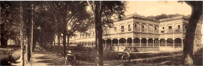 br/> Bệnh viện Grall (Bệnh viện Nhi đồng II). Được thành lập năm 1861 theo quyết định của Đô đốc Bonard, đến năm 1876 được xây dựng lại theo cấu trúc như hiện nay. Đây là một bệnh viện đa khoa với 200 giường bệnh.