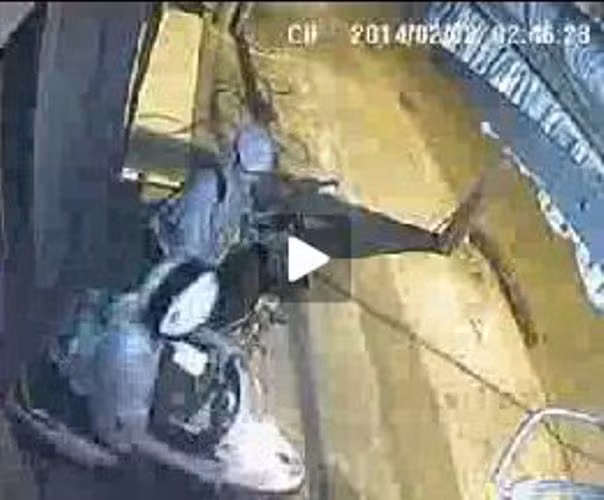 ...liên tục lấy tài sản trị giá hàng tỉ đồng (ảnh nạn nhân cung cấp).