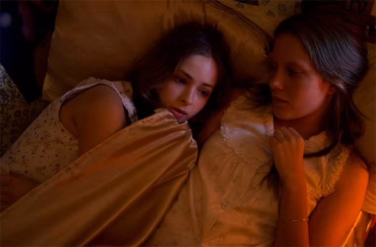 Tuy nhiên, số trứng còn lại cũng đã “xông xênh” so với nhu cầu thật sự, bởi kể từ thời điểm dậy thì, quá trình “tiêu như phá” chấm dứt. Thay vì tiêu hủy hàng loạt, giờ đây mỗi tháng sẽ chỉ có một trứng rụng để chờ được thụ thai. Như vậy, mỗi năm người phụ nữ sẽ chỉ “tốn” 12 quả.