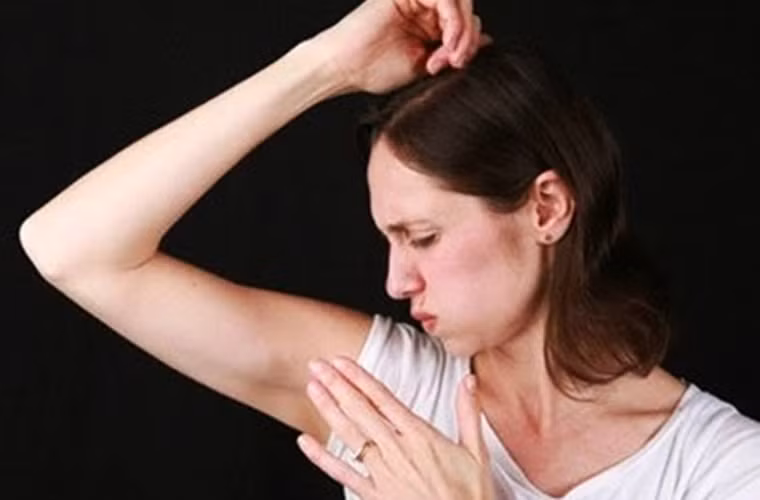 Bệnh này không làm hại sức khỏe hay chết người nhưng lại là mối bận tâm lớn của người mắc, ảnh hưởng tâm lý nặng nề do gây trở ngại trong giao tiếp, khiến họ mất tự tin. Ngoài ra, chứng hôi nách cũng khiến cho những người khác bị ảnh hưởng, nhất là khi thời tiết nóng hay khi vận động mạnh.