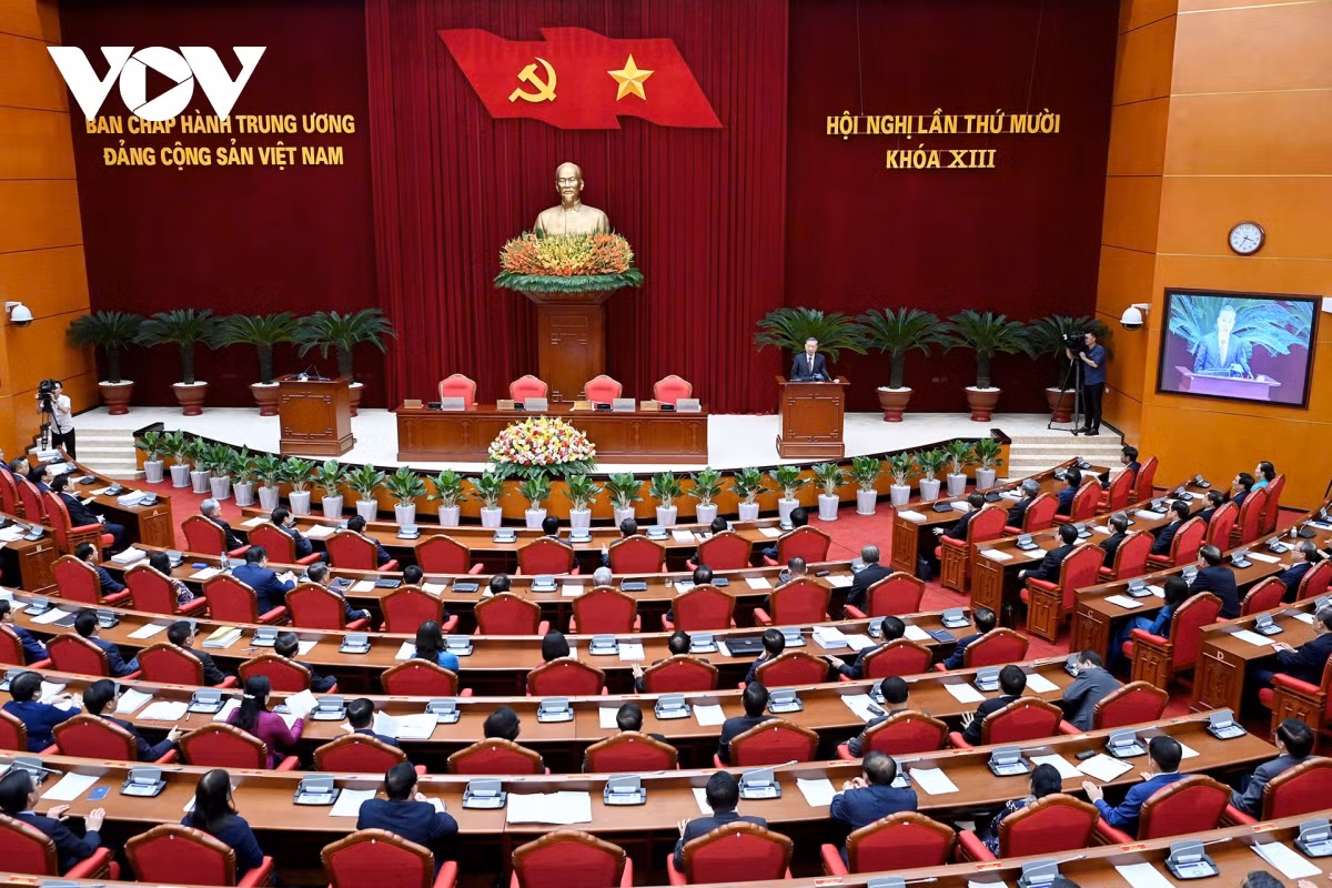 Thong bao Hoi nghi lan thu 10 Ban Chap hanh Trung uong Dang khoa XIII