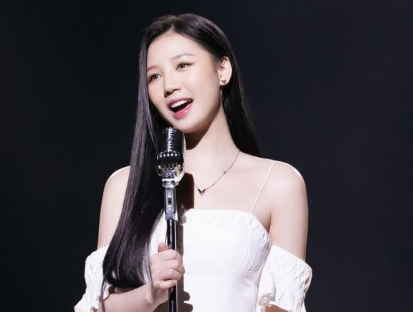 Sao Viet phan ung the nao khi duoc nhan xet ve kha nang hat live?-Hinh-8