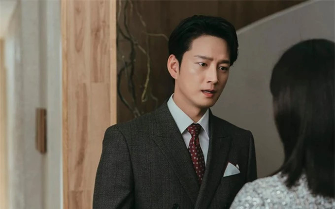 Gap go ban be, chong phat hien bi mat khung khiep cua vo