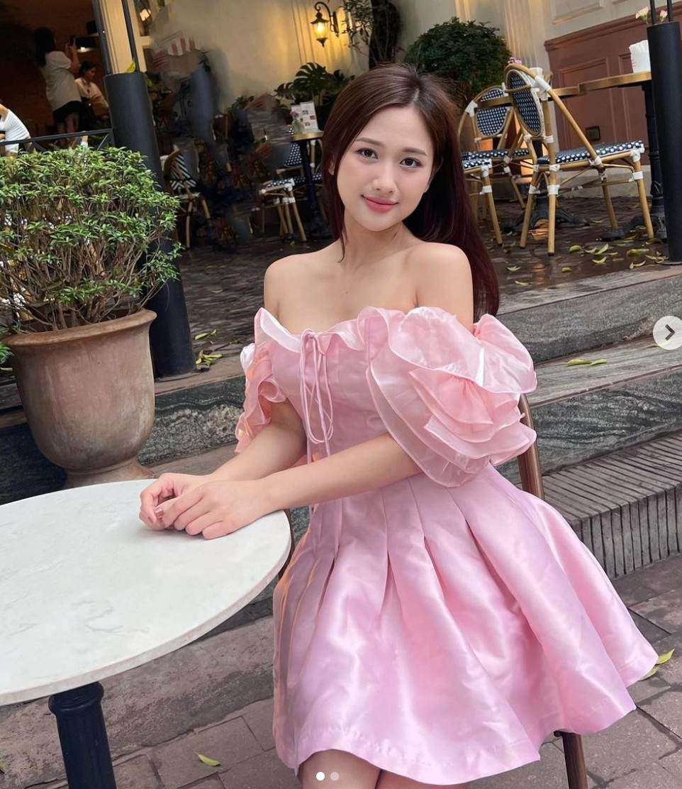 Hoa khoi thanh lich Ha Noi mac ao tam dep “gay me