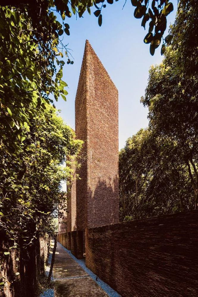 Xuân Hinh tiết lộ 'nỗi khổ' khi xây cơ ngơi 5.000m2 Xuan Hinh tiet lo 'noi kho' khi xay co ngoi 5.000m2