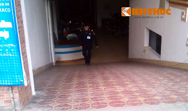 Gần đó còn có nhà thấp hơn khoảng 2m...