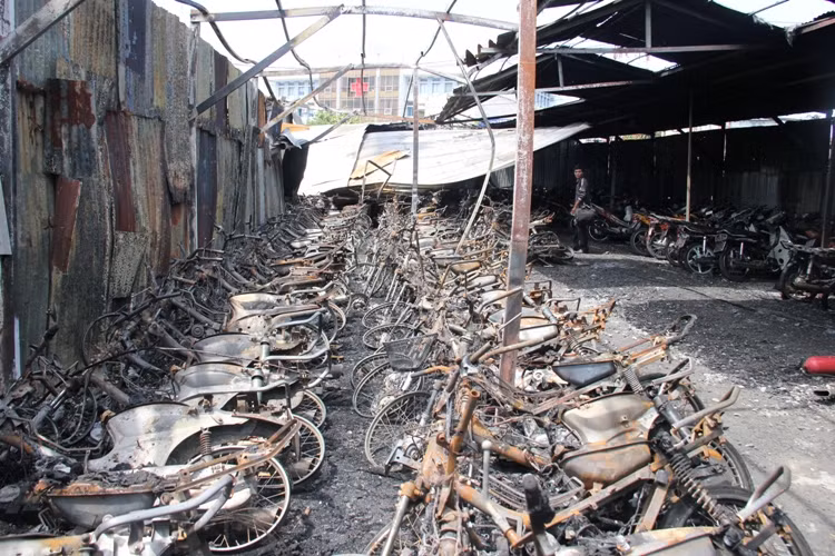 Thiệt hại từ vụ cháy hơn 2 tỉ đồng.