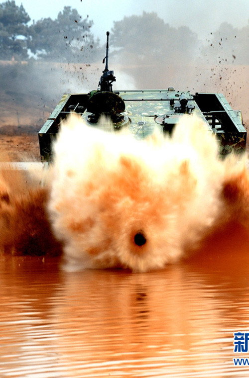 Thử sức với hồ nước.