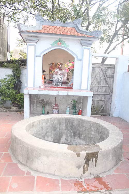 Chuyen nham ve “gieng Giong” chua benh