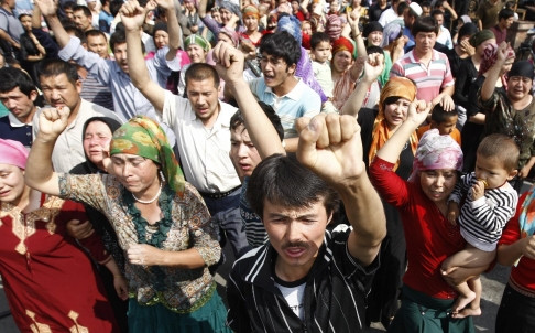 Người Duy Ngô Nhĩ ở Tân Cương trong một vụ biểu tình phản đối năm 2009.