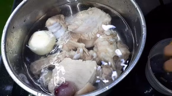 Xuong ham giau dinh duong nhung ninh trong bao lau thi ngon?