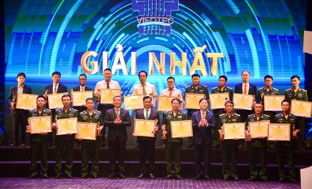 84 giai phap doat giai Hoi thi Sang tao ky thuat toan quoc lan thu 17-Hinh-5