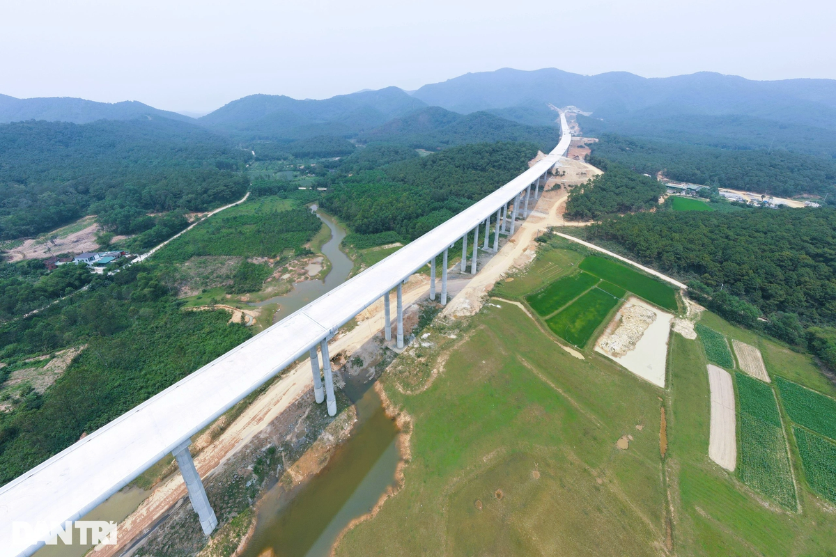 Cầu Ồ Ồ mỗi nhịp dầm Super T có chiều dài 40m.