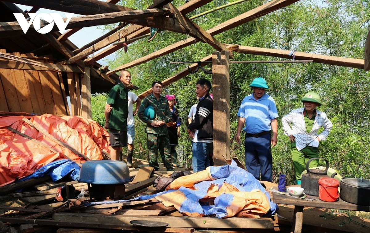 Mua loc lam hu hong gan 90 nha dan o huyen Mu Cang Chai