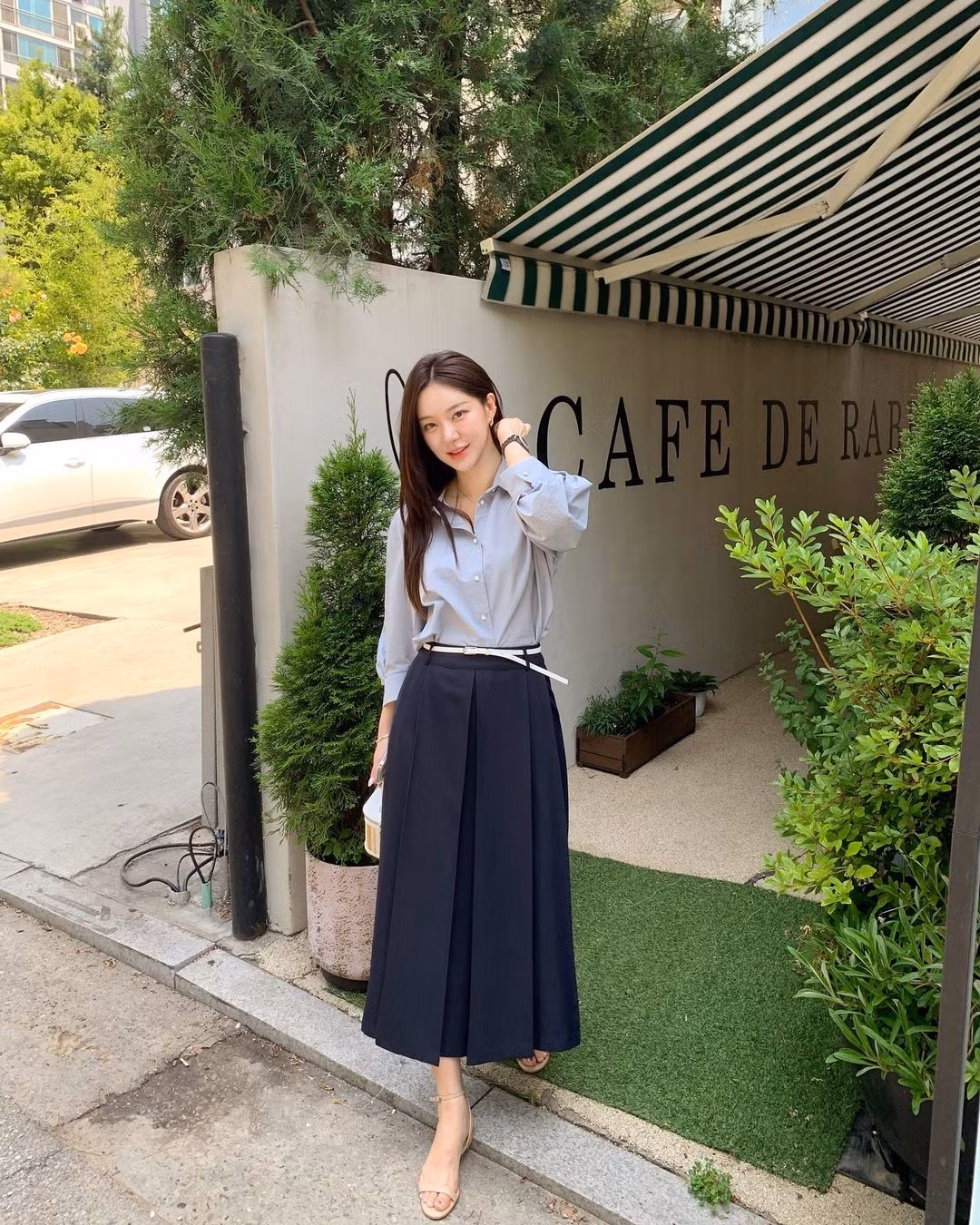 Nu blogger me dien ao so mi mac dep ca nam-Hinh-3