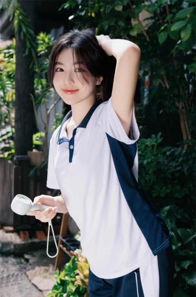 Lo Lem dang anh, MC Quyen Linh phan ung the nao ma duoc khen?-Hinh-2