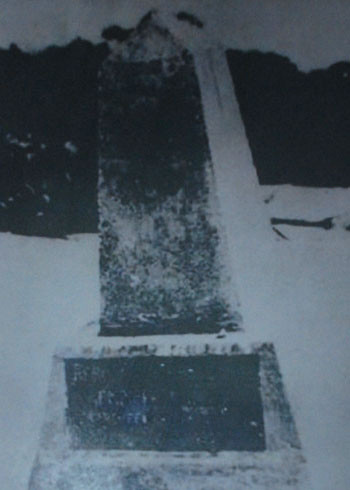 Bia chủ quyền biển đảo Hoàng Sa năm 1930.