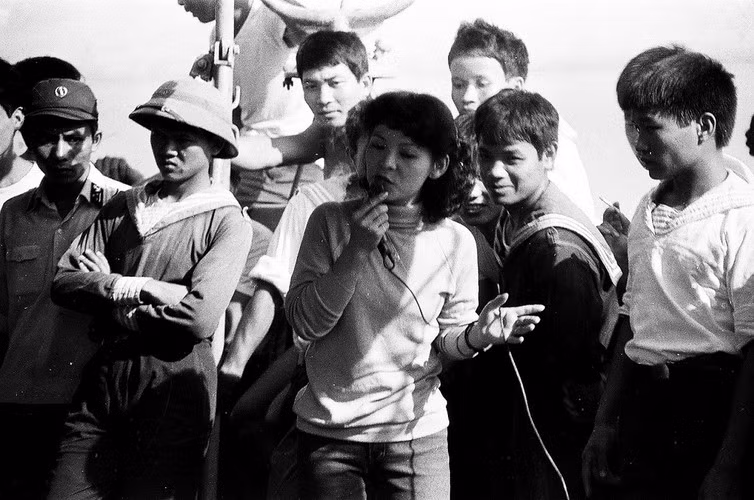 Vì Thanh Thanh thể hiện bài hát này quá xuất sắc, nhiều lính đảo quả quyết rằng chính cô là người sáng tác ra nó, nếu không thì cô chẳng thể hát được hay đến như vậy!