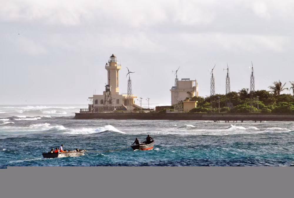 Đèn biển Trường Sa Lớn được hoàn thành vào đầu năm 2010.