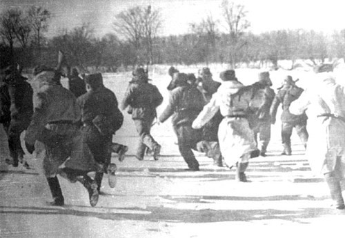 Lính Trung Quốc tiến vào Damanski.