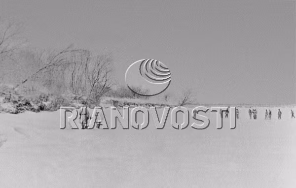 Quân Trung Quốc tiến vào Damanski trong một hoạt động khiêu khích biên phòng Liên Xô. Bức ảnh do phóng viên N. Petrov, người bị giết chết trong cuộc chiến ngày 2/3/1969 chụp.