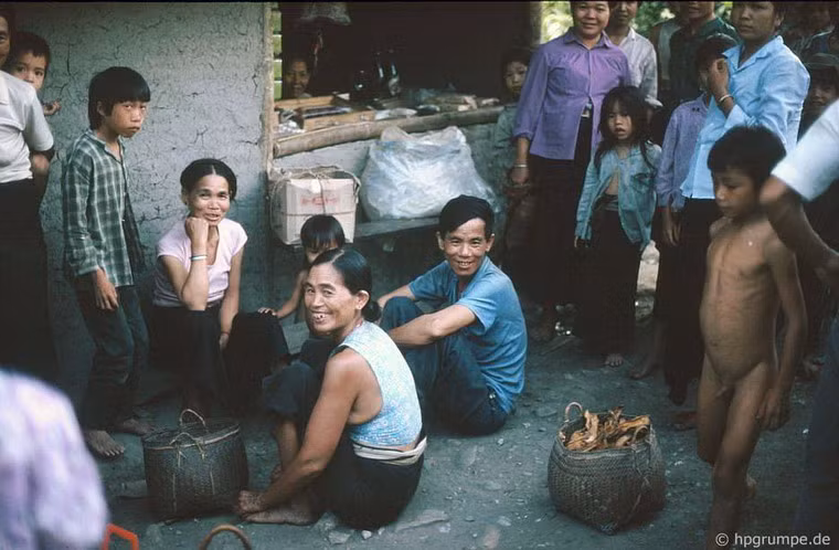 Nụ cười hiếu khách của người dân tộc.