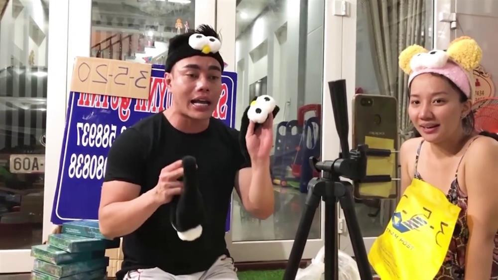 Lê Dương Bảo Lâm: 'Livestream nhiều, đền nhiều hợp đồng' Le Duong Bao Lam: 'Livestream nhieu, den nhieu hop dong'