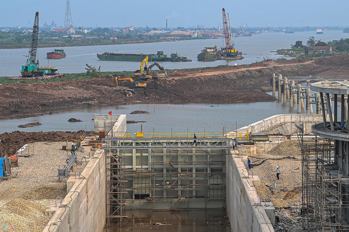 Dự án nhằm tạo kết nối tuyến vận tải ven biển phía bắc với các cảng thủy trên sông Đáy, khu vực Nam Định, Ninh Bình qua cửa biển Lạch Giang, giúp rút ngắn 20% thời gian hành trình phương tiện thủy từ các tỉnh ven biển đến Ninh Bình và ngược lại.