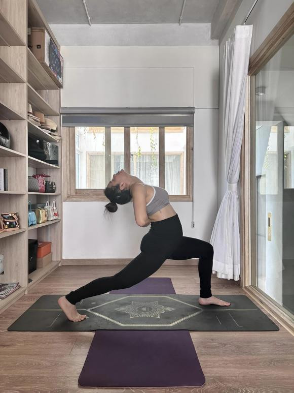 Phương Trinh Jolie gây choáng với đủ tư thế yoga khó nhằn ảnh 3