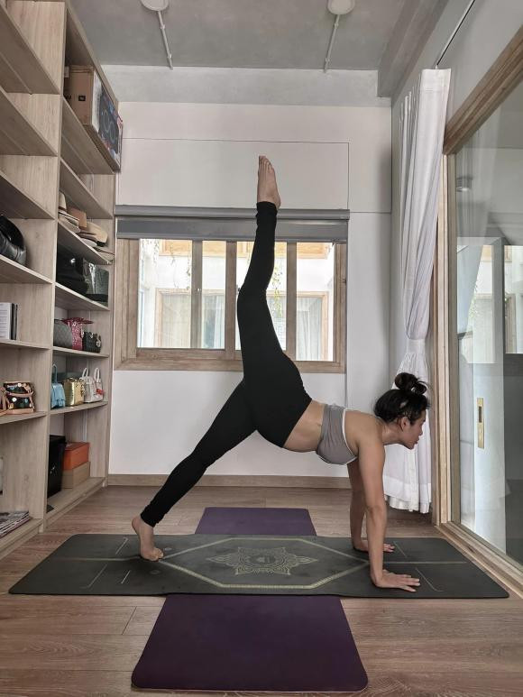 Phương Trinh Jolie gây choáng với đủ tư thế yoga khó nhằn ảnh 8