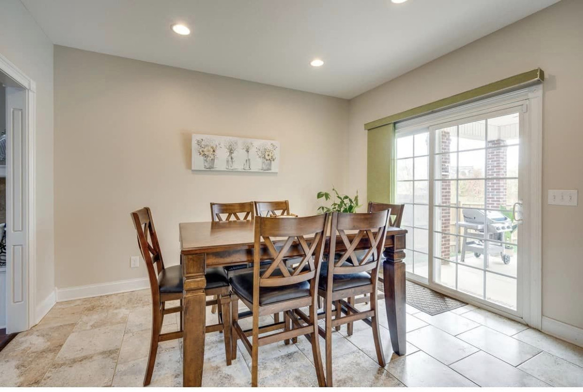 Ngôi nhà nhiều nắng với bể bơi xanh mát của người Việt trên đất Mỹ - Hình 12 Ngoi nha nhieu nang voi be boi xanh mat cua nguoi Viet tren dat My-Hinh-12