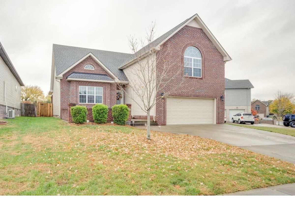 Ngôi nhà nhiều nắng với bể bơi xanh mát của người Việt trên đất Mỹ Ngoi nha nhieu nang voi be boi xanh mat cua nguoi Viet tren dat My