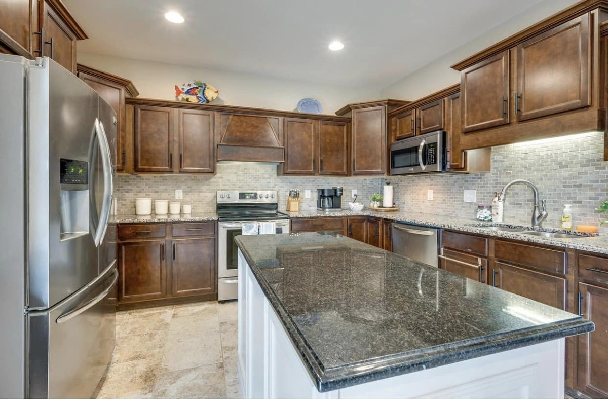 Ngôi nhà nhiều nắng với bể bơi xanh mát của người Việt trên đất Mỹ - Hình 11 Ngoi nha nhieu nang voi be boi xanh mat cua nguoi Viet tren dat My-Hinh-11